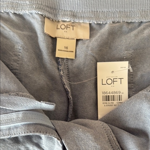 NWT- Loft Light Blue Heathered Drawstring shorts, Size 16 - Picture 4 of 6